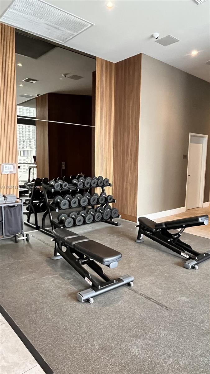 image Smart Brickell III22