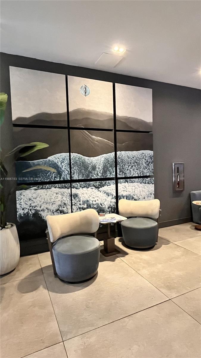 image Smart Brickell III27