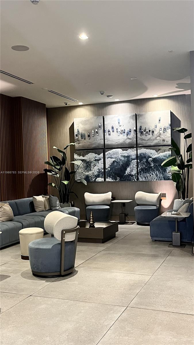 image Smart Brickell III29