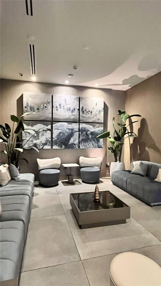 image Smart Brickell III30