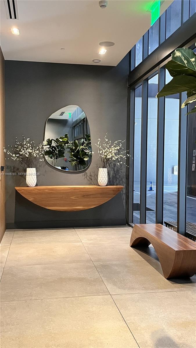 image Smart Brickell III32