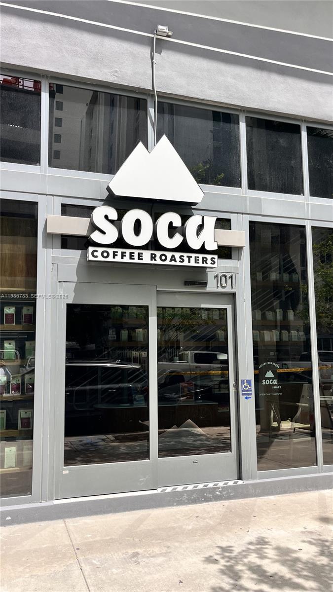 image Smart Brickell III33