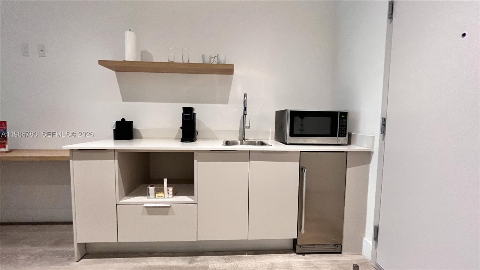 image Smart Brickell III5