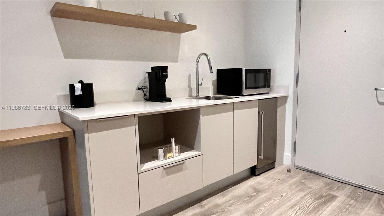 image Smart Brickell III6
