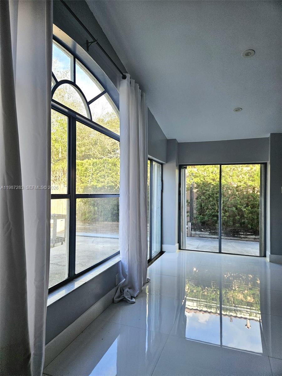 8003 SW 158th Pl Miami, FL 33193