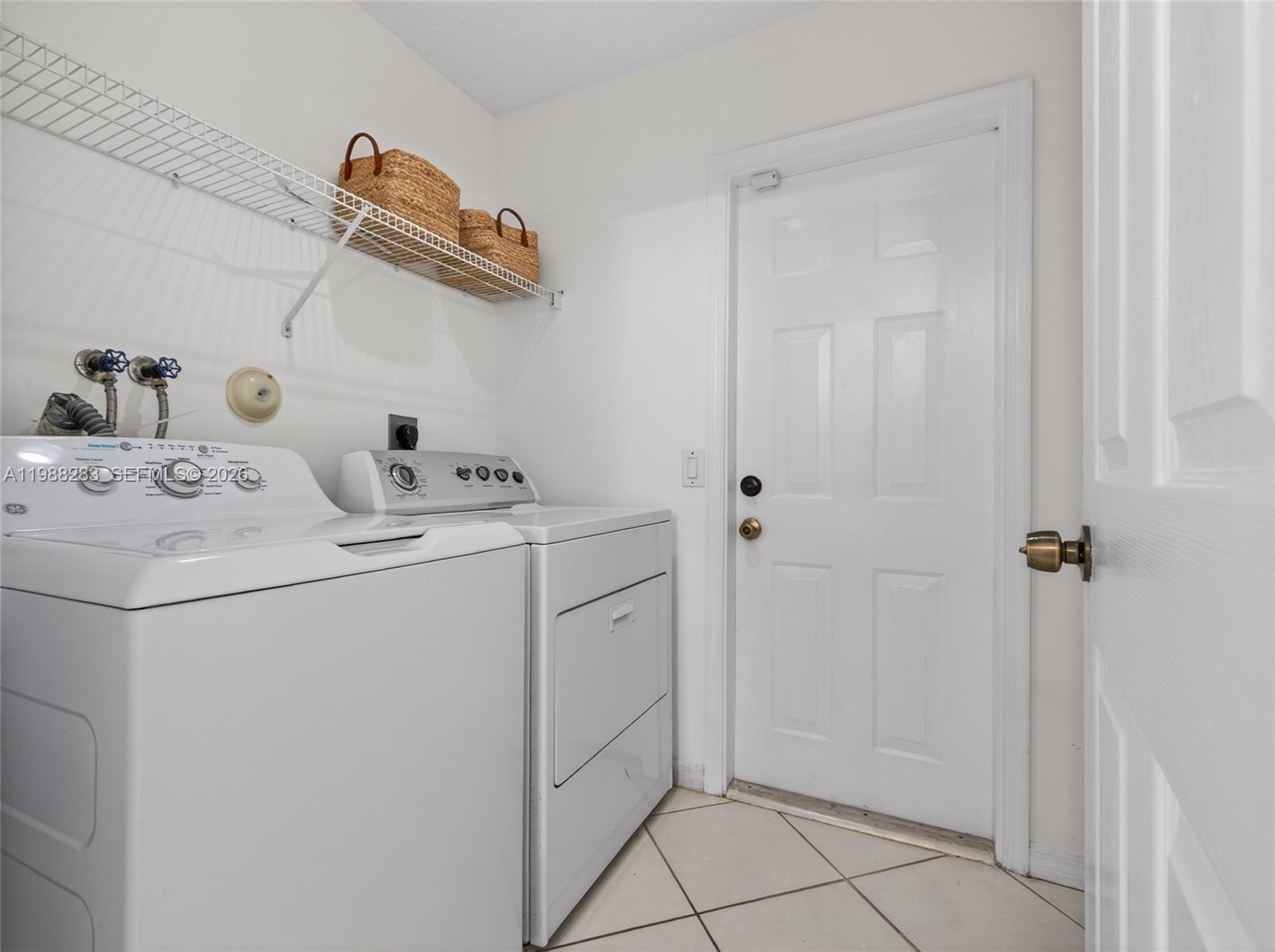 4317 Willow Rdg Dr Weston, FL 33331