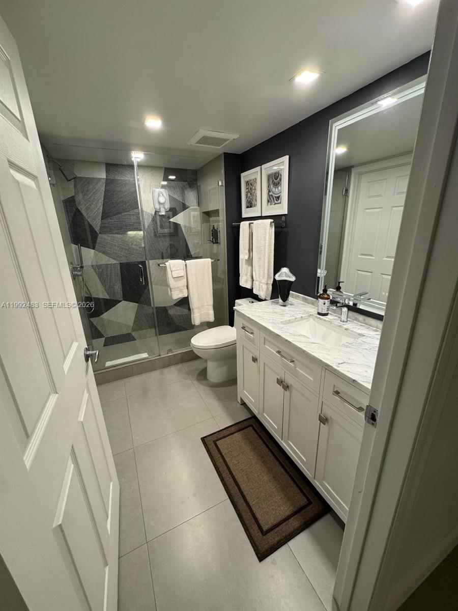 3000 Coral Way #919 Miami, FL 33145