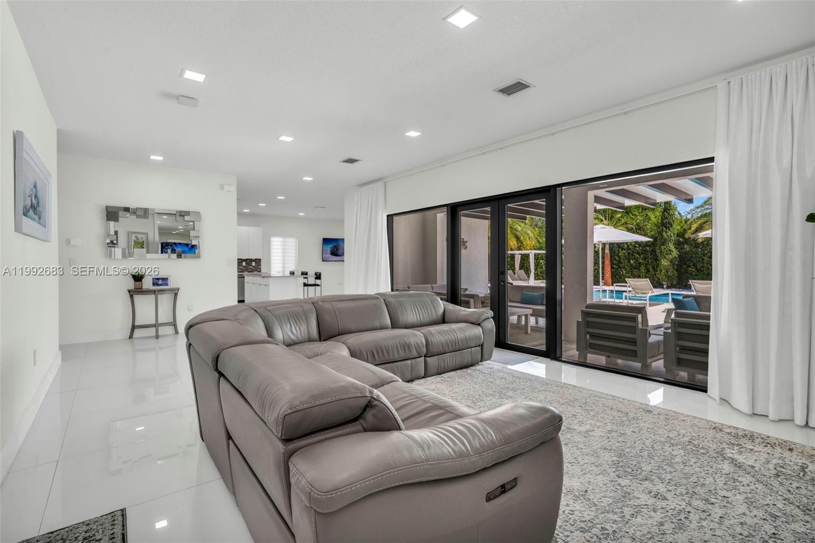 21301 SW 132nd Ct Miami, FL 33177