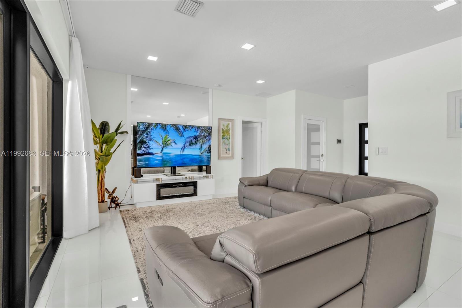 21301 SW 132nd Ct Miami, FL 33177