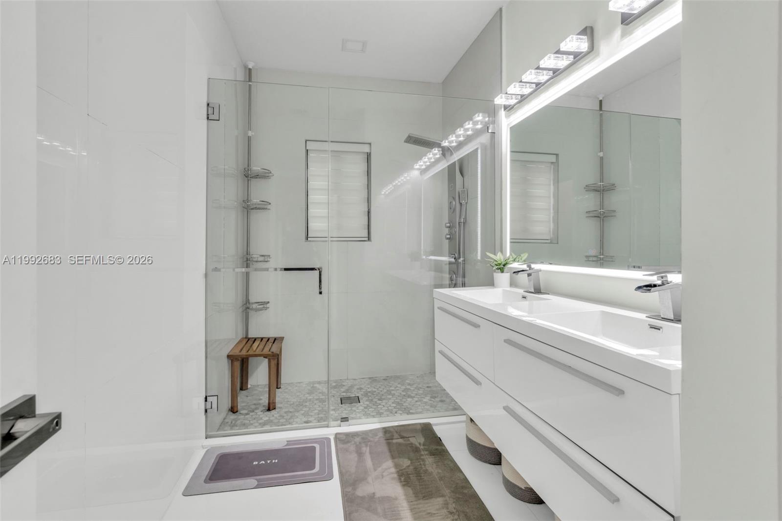 21301 SW 132nd Ct Miami, FL 33177