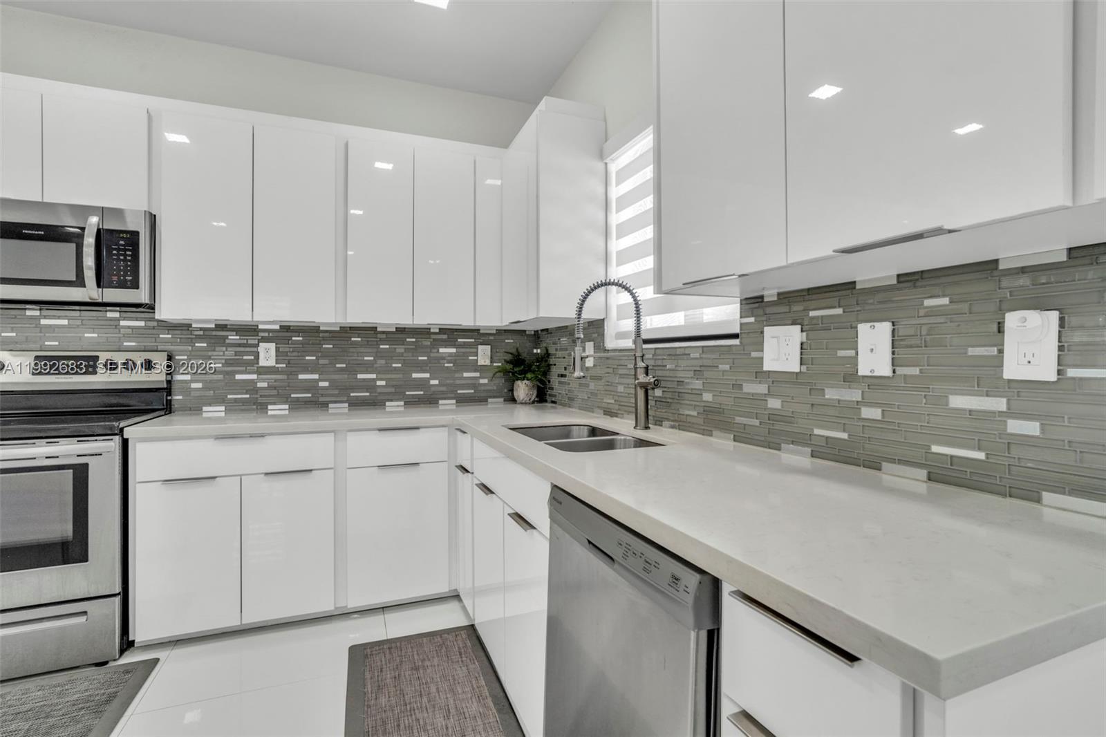 21301 SW 132nd Ct Miami, FL 33177