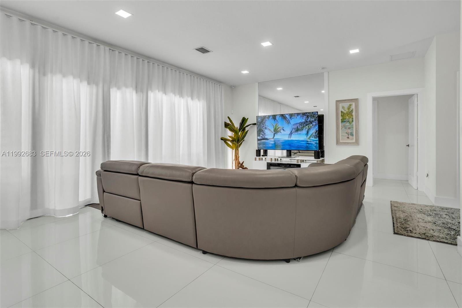 21301 SW 132nd Ct Miami, FL 33177