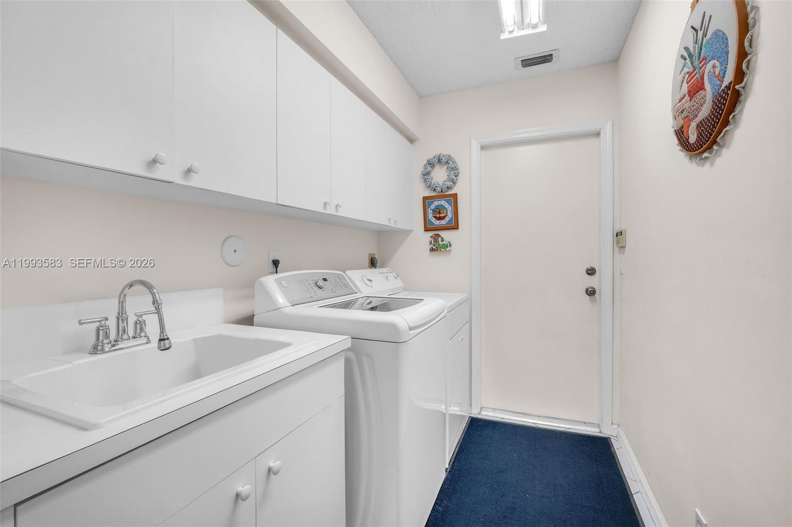 290 Landings Blvd Weston, FL 33327