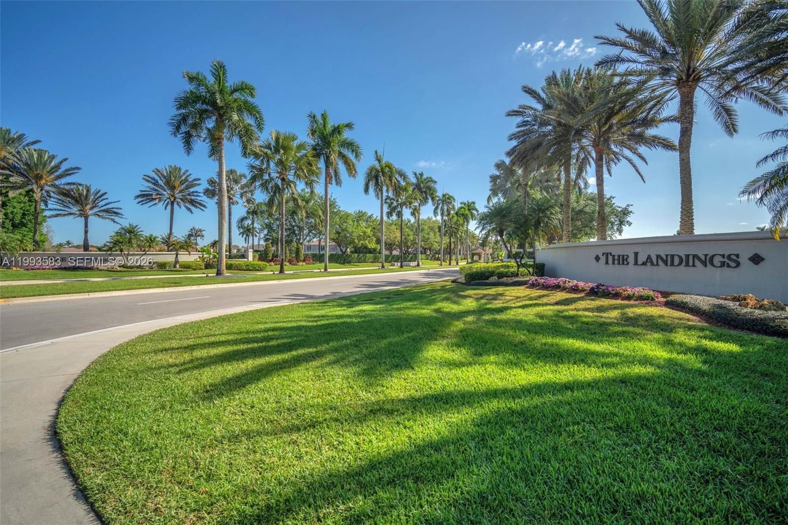 290 Landings Blvd Weston, FL 33327