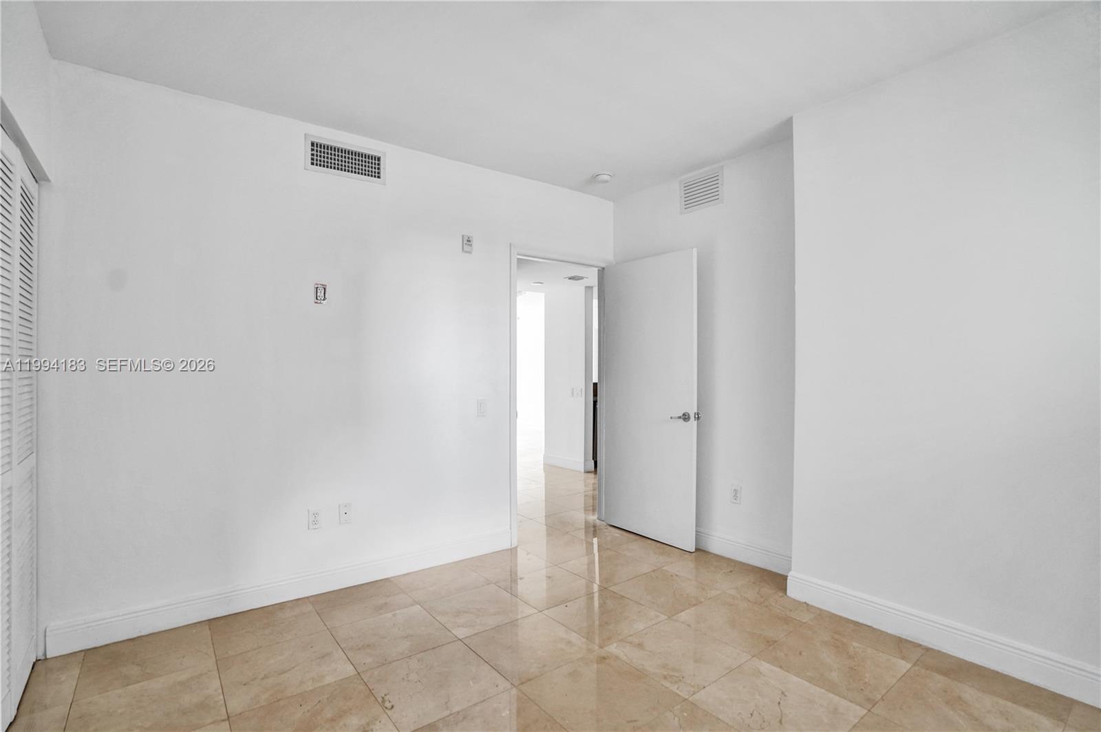 6305 Indian Crk Dr #3B Miami Beach, FL 33141