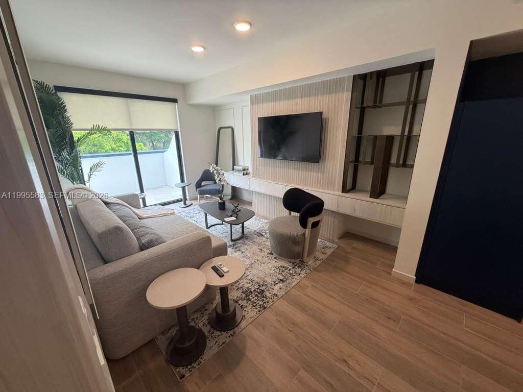 4220 Laguna St #308 Coral Gables, FL 33146