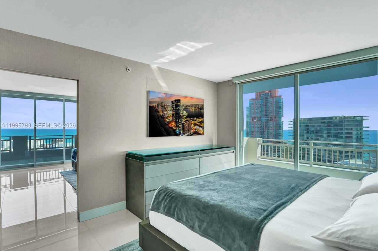 image Yacht Club at Portofino3