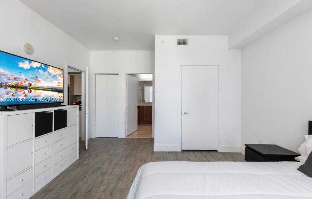 image Axis on Brickell North5