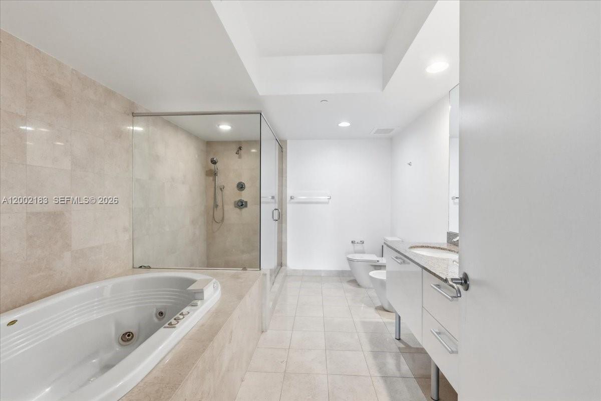 17201 Collins Ave #1107 Sunny Isles Beach, FL 33160