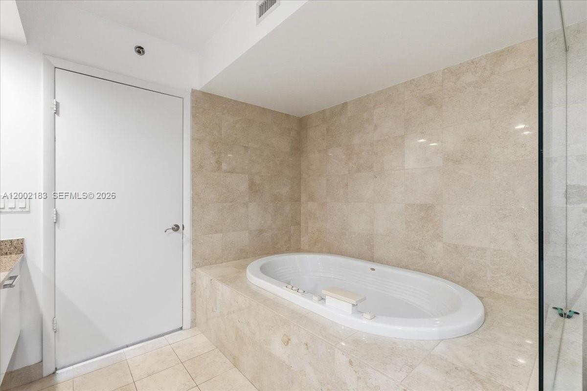 17201 Collins Ave #1107 Sunny Isles Beach, FL 33160