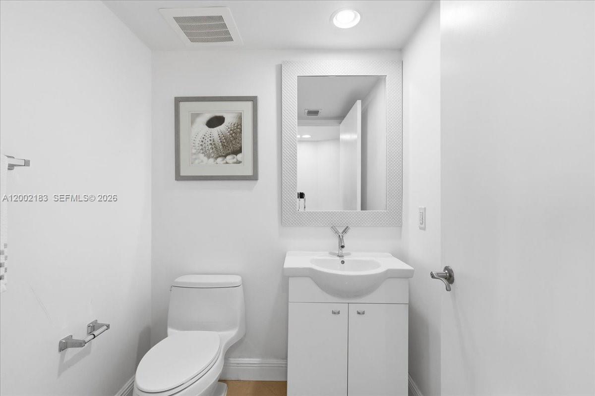 17201 Collins Ave #1107 Sunny Isles Beach, FL 33160