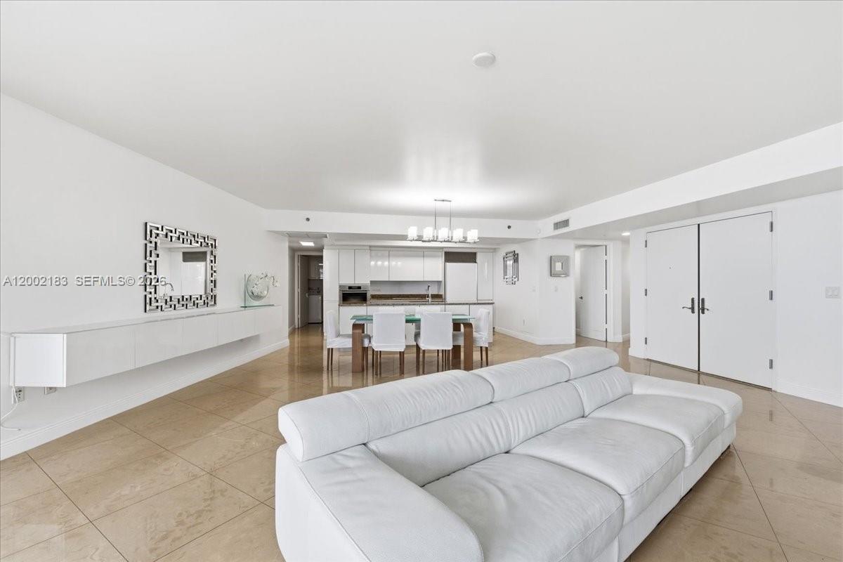 17201 Collins Ave #1107 Sunny Isles Beach, FL 33160