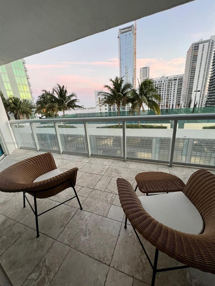 480 NE 30th St #903 Miami, FL 33137