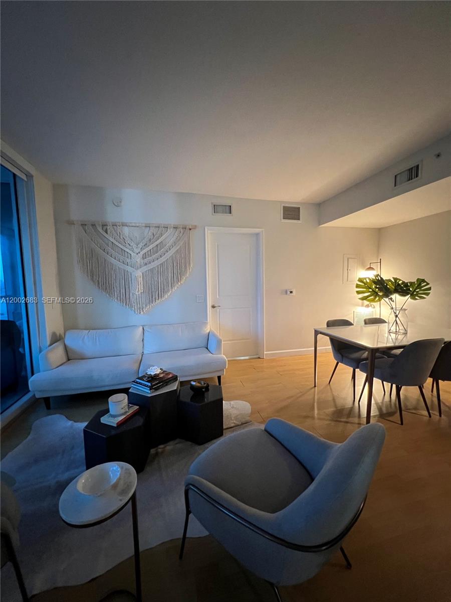 480 NE 30th St #903 Miami, FL 33137