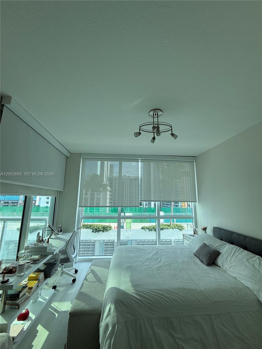 480 NE 30th St #903 Miami, FL 33137