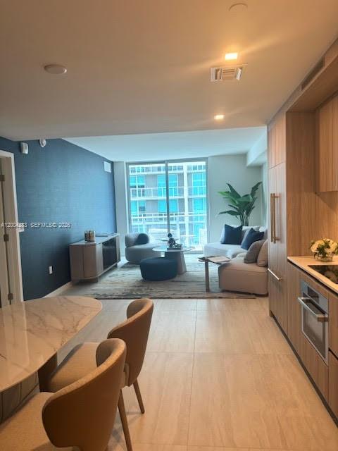 77 SE 5th St #1508 Miami, FL 33131