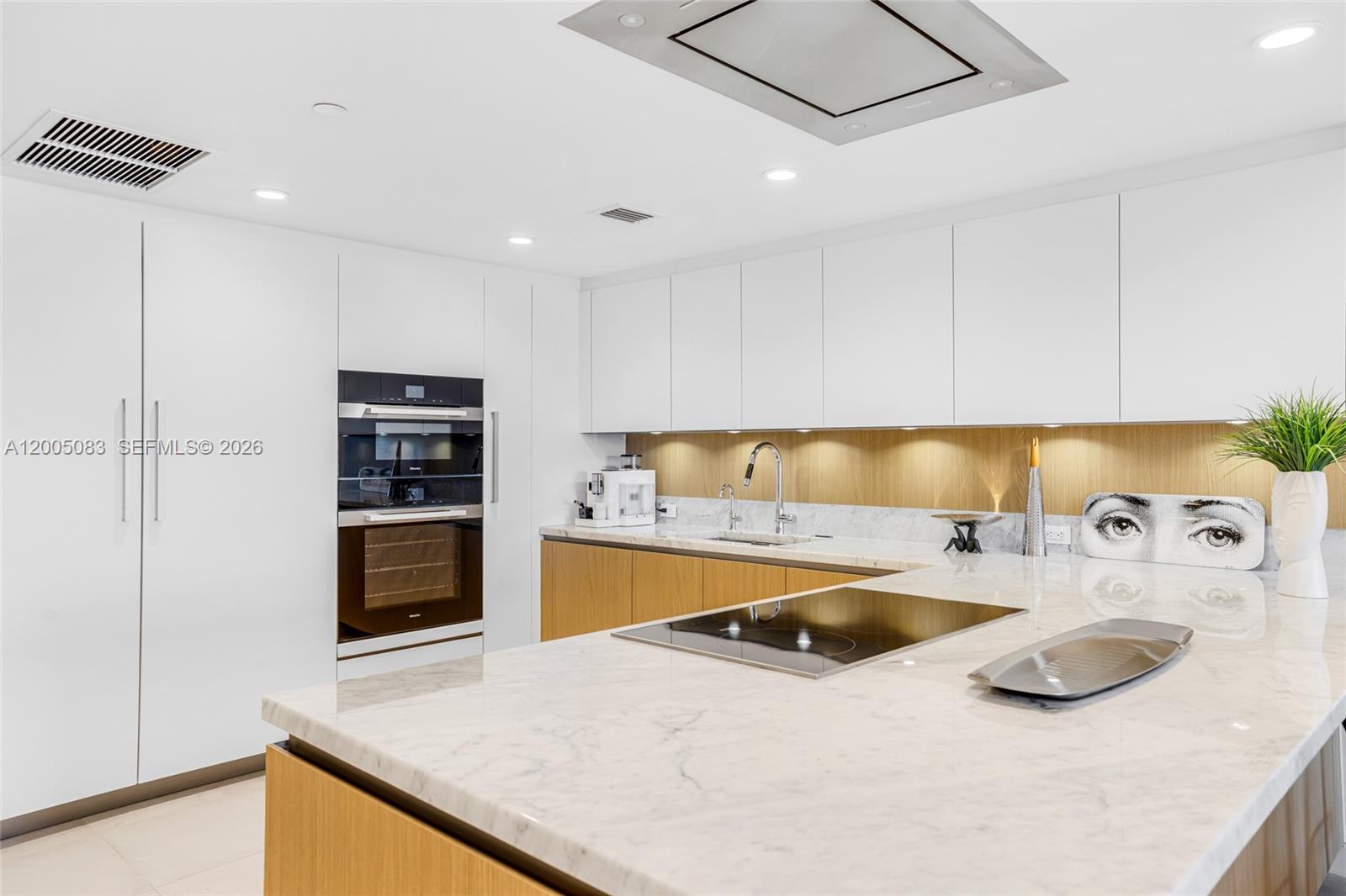 1135 103rd St #504 Bay Harbor Islands, FL 33154