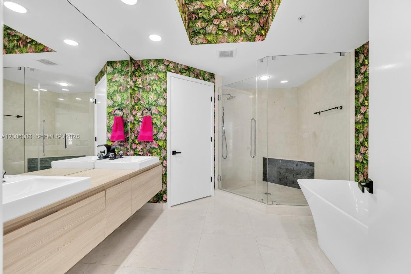 17111 Biscayne Blvd #909 North Miami Beach, FL 33160