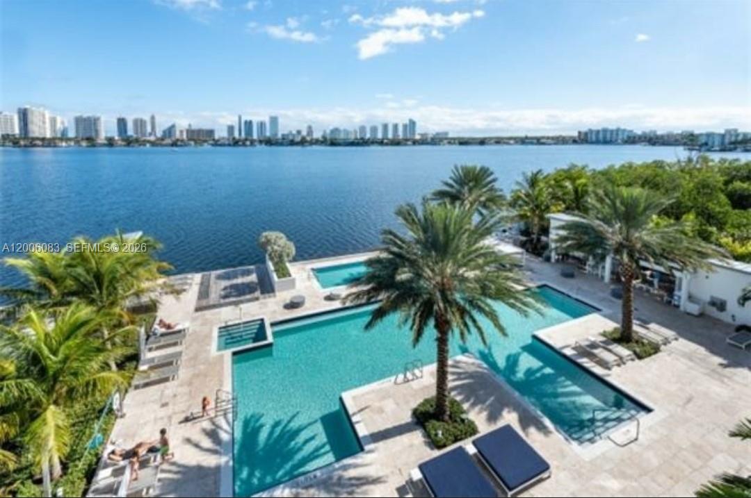 17111 Biscayne Blvd #909 North Miami Beach, FL 33160