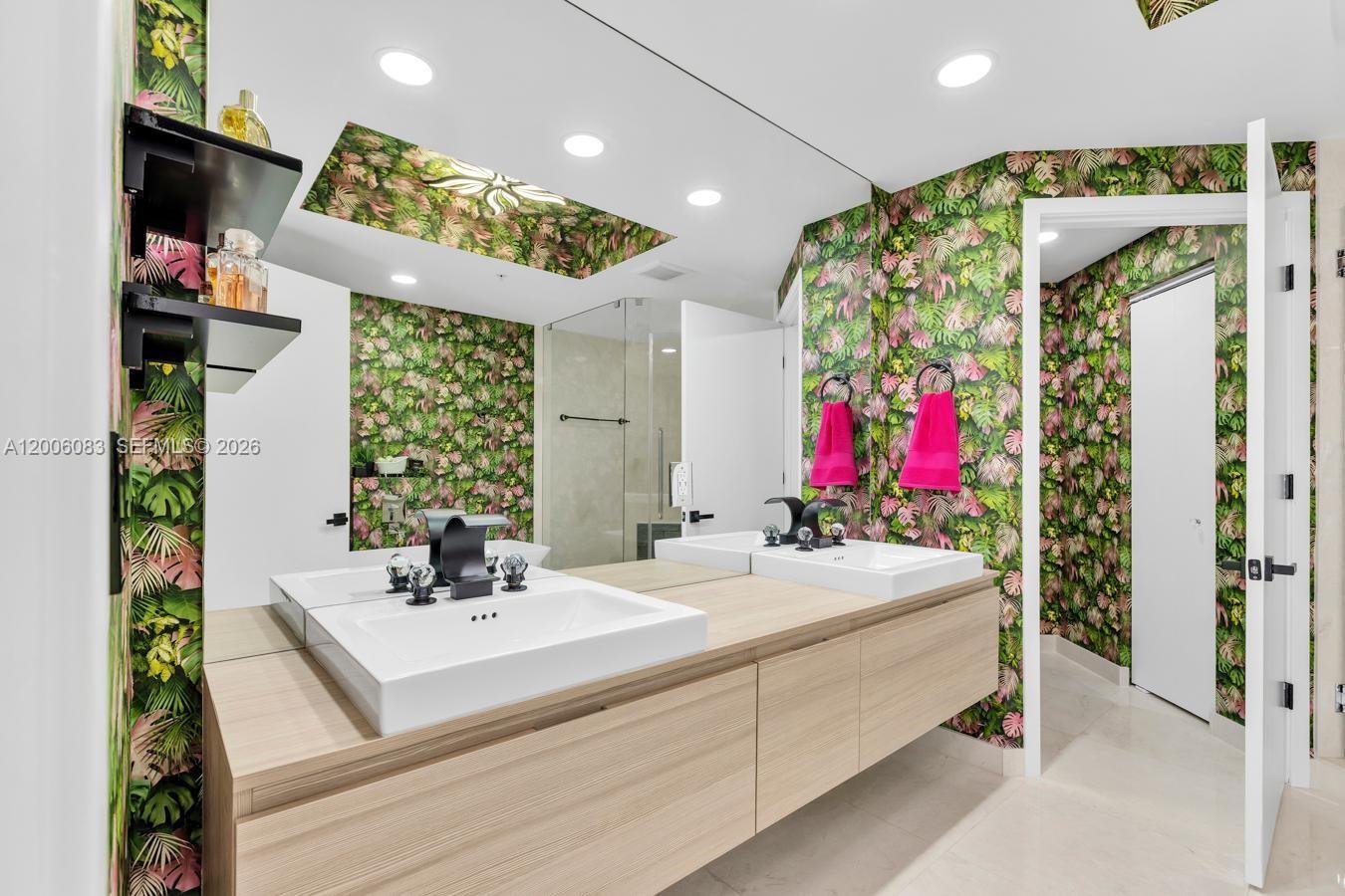 17111 Biscayne Blvd #909 North Miami Beach, FL 33160