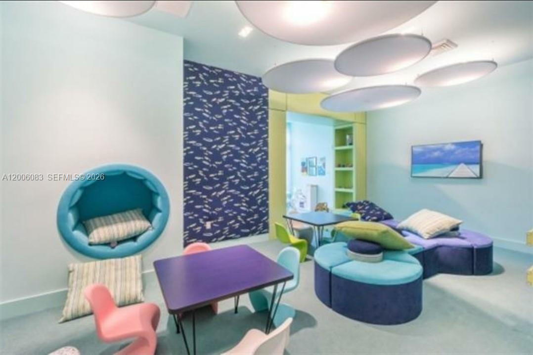 17111 Biscayne Blvd #909 North Miami Beach, FL 33160