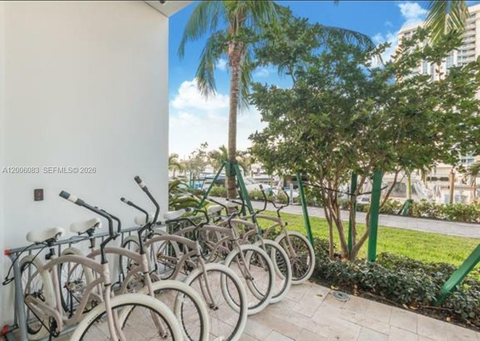 17111 Biscayne Blvd #909 North Miami Beach, FL 33160