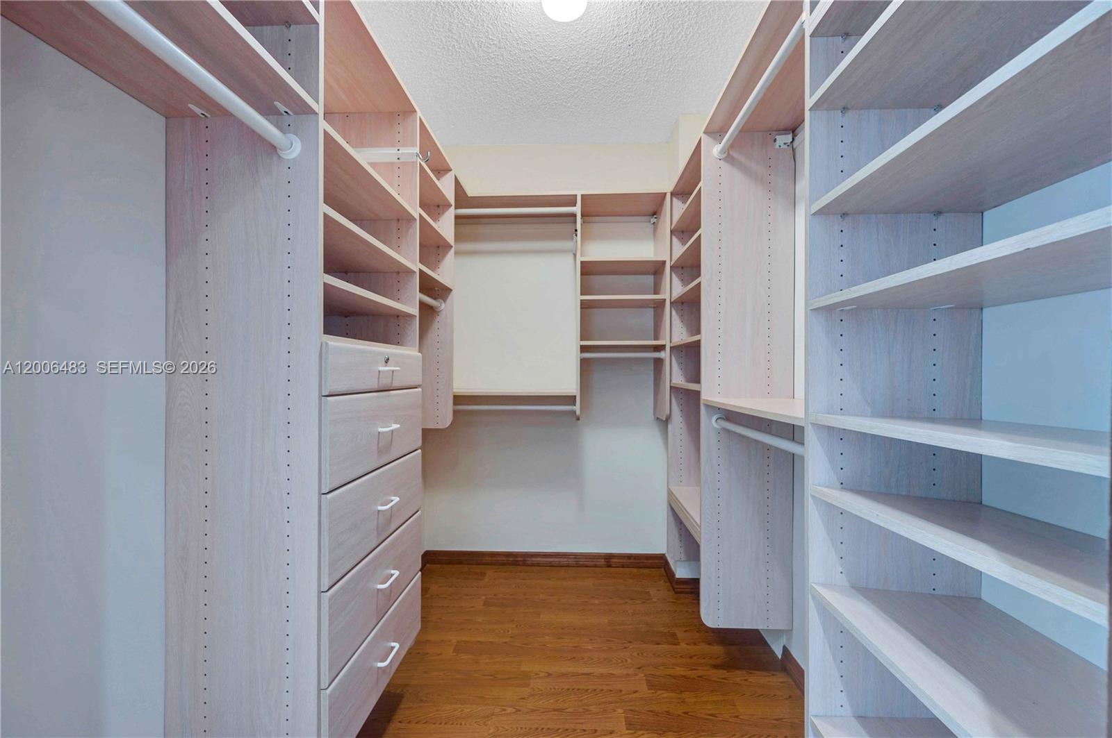 2800 Island Blvd #603 Aventura, FL 33160