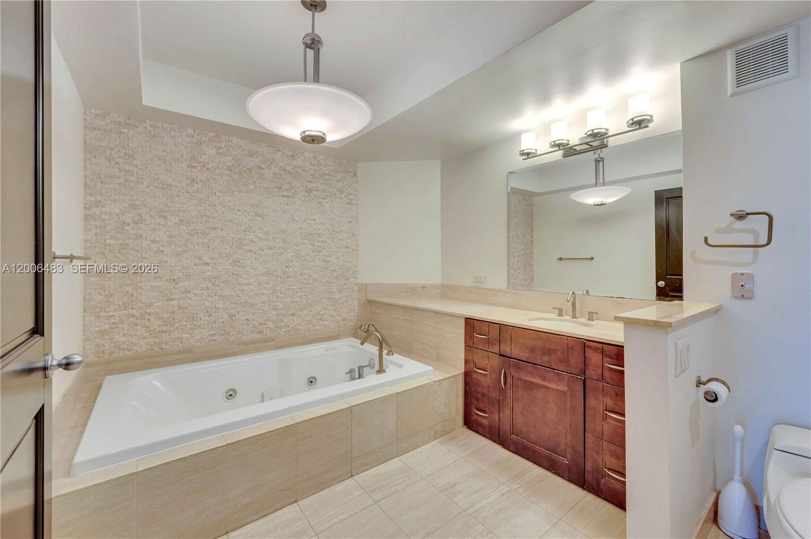 2800 Island Blvd #603 Aventura, FL 33160