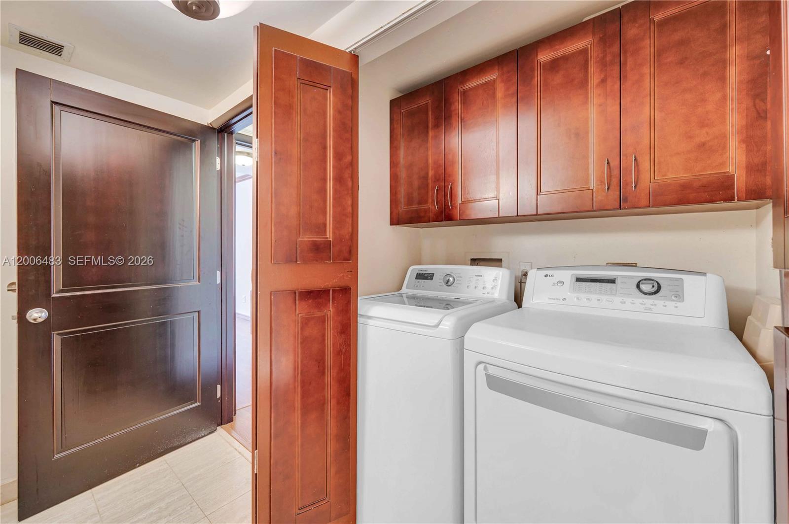 2800 Island Blvd #603 Aventura, FL 33160