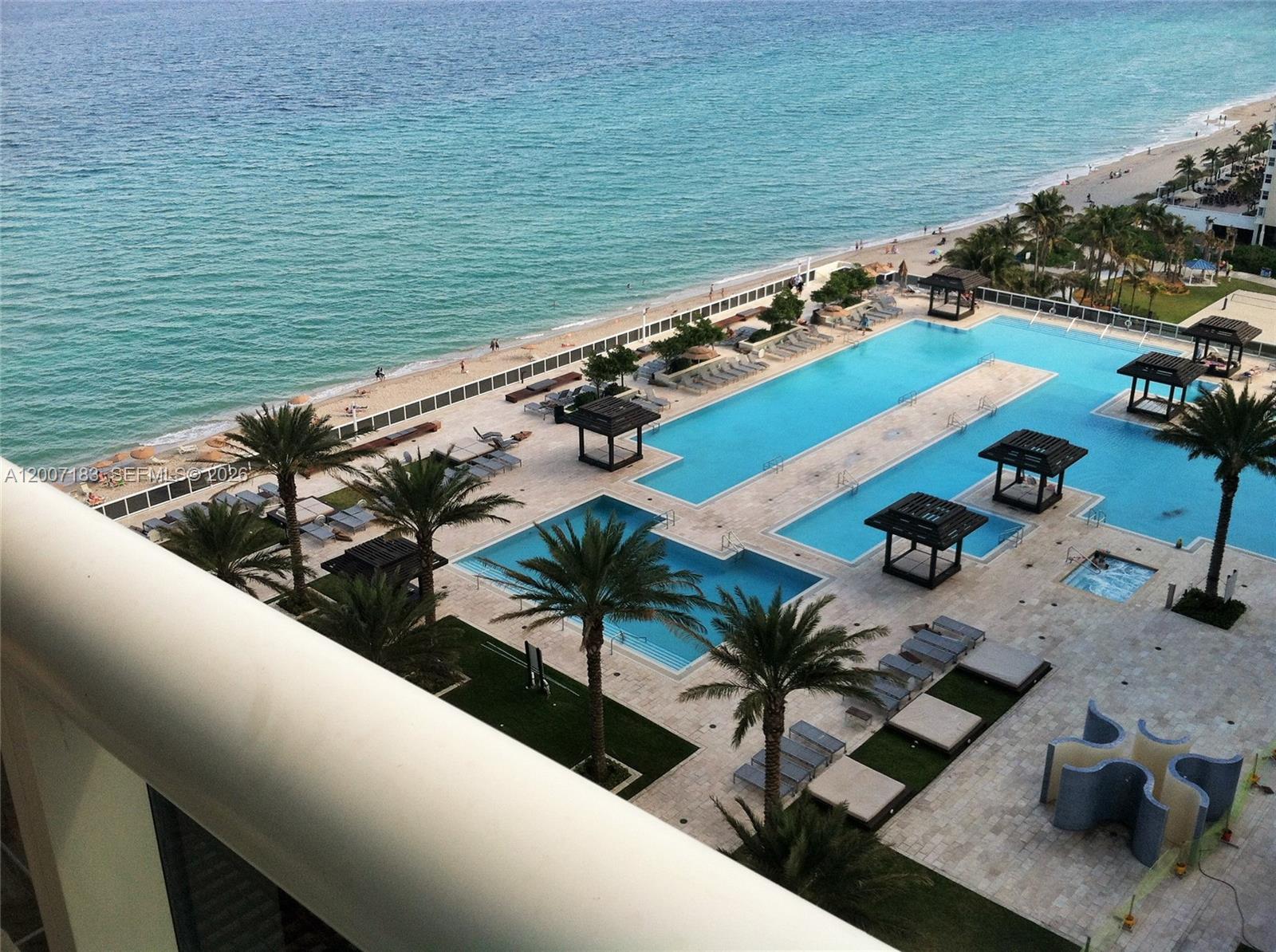 image Beach Club 23