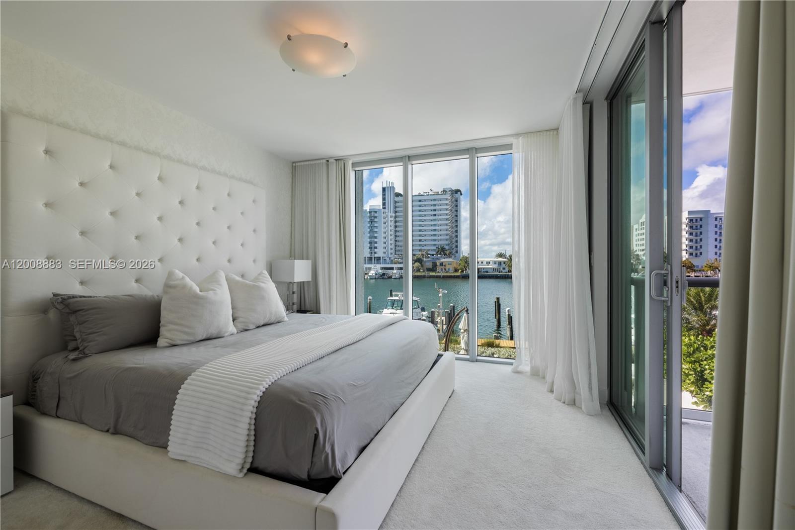 image Eloquence on the Bay20