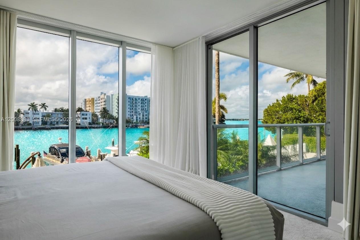 image Eloquence on the Bay22