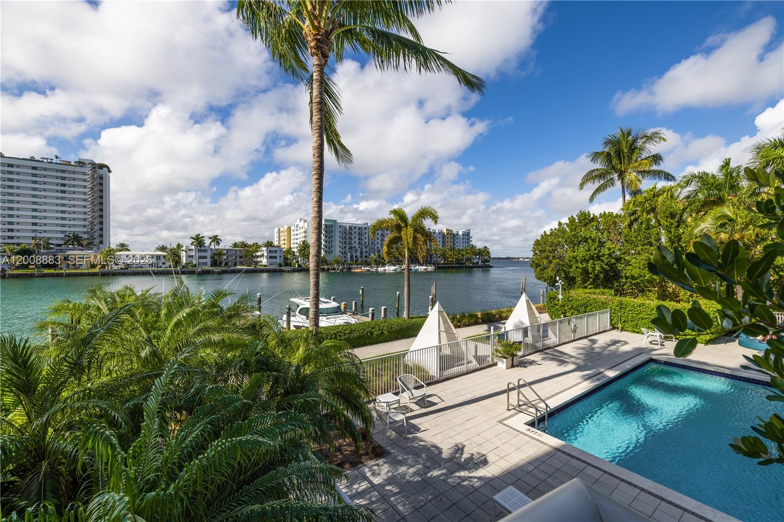 image Eloquence on the Bay33