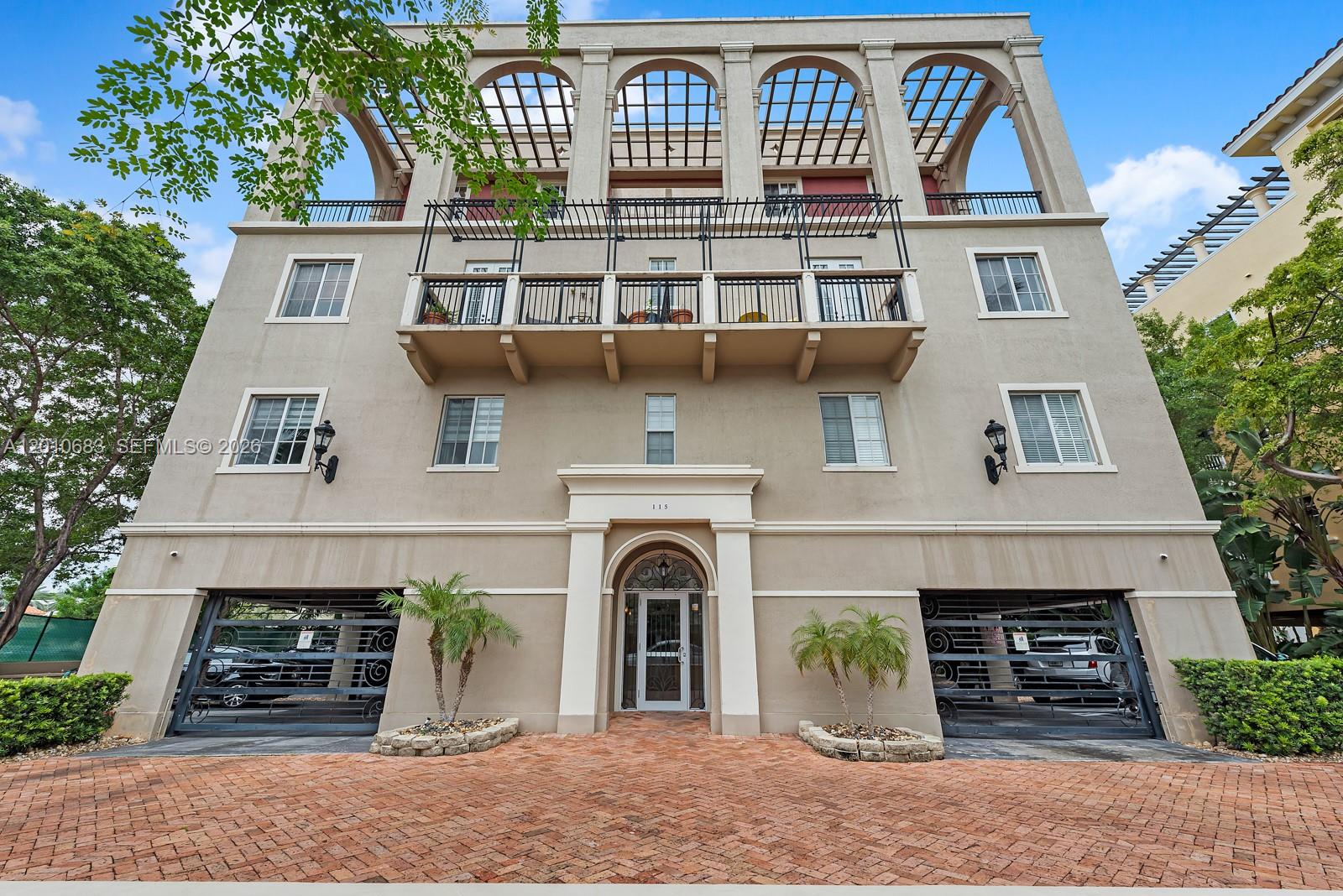 115 Mendoza Ave #202