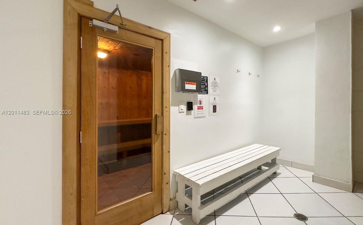 image Arlen House East9