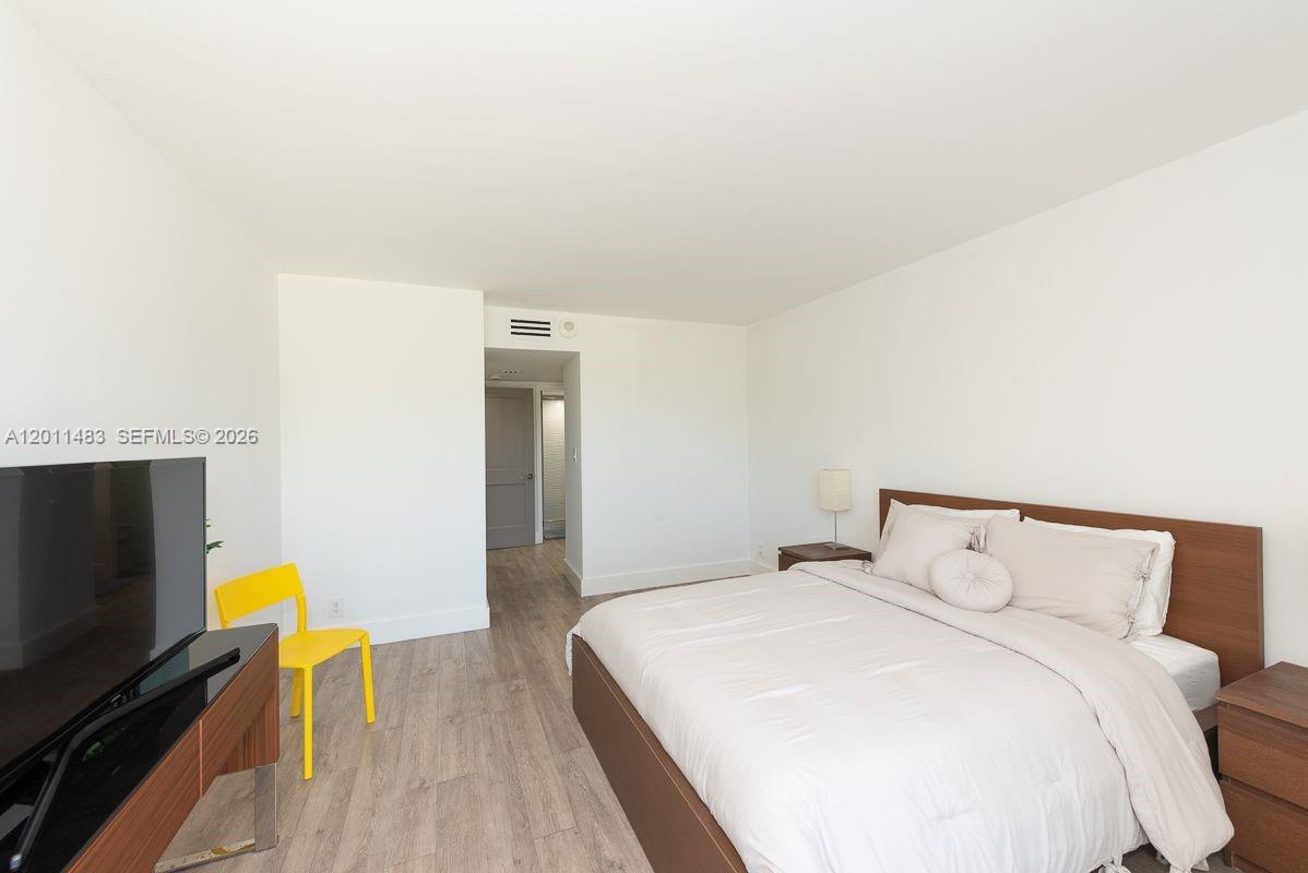 image Arlen House East10