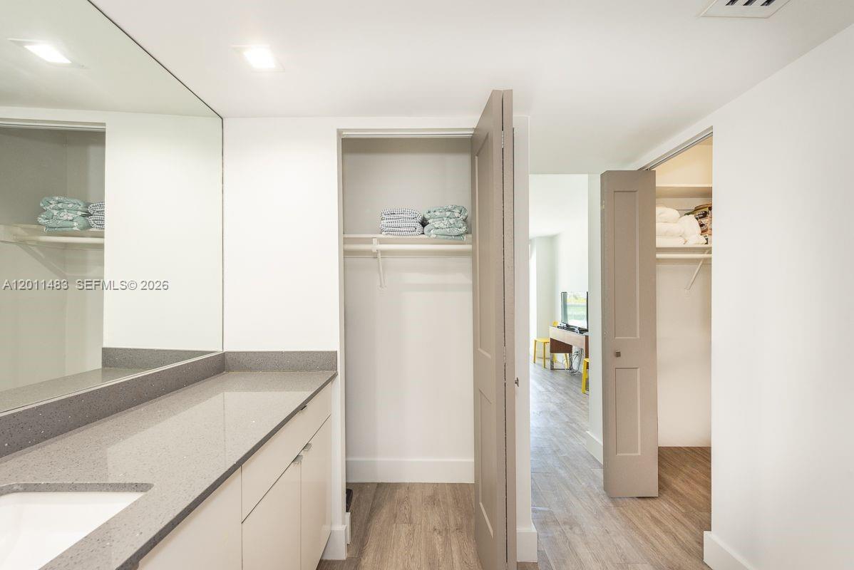 image Arlen House East8
