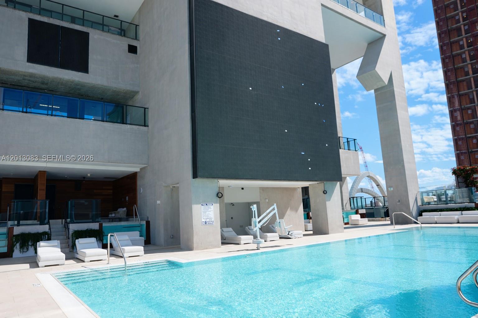20 NE 11st St #3403B Miami, FL 33132