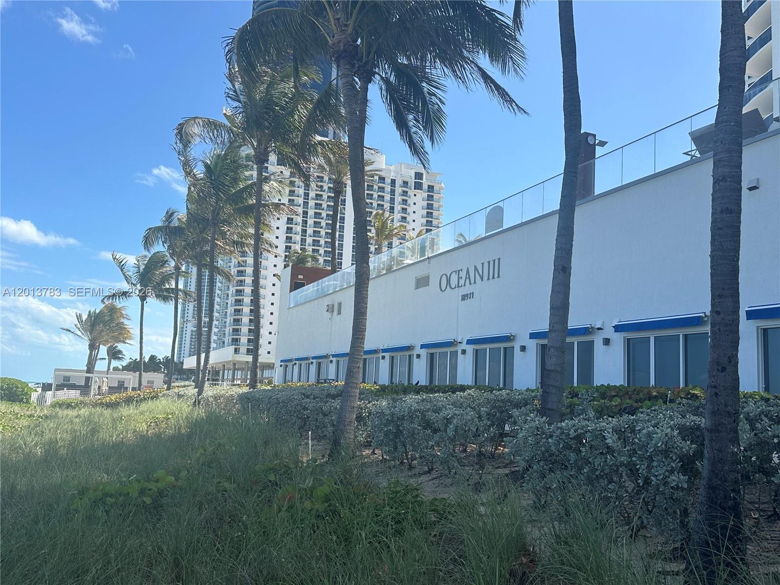 18911 Collins Ave #1602