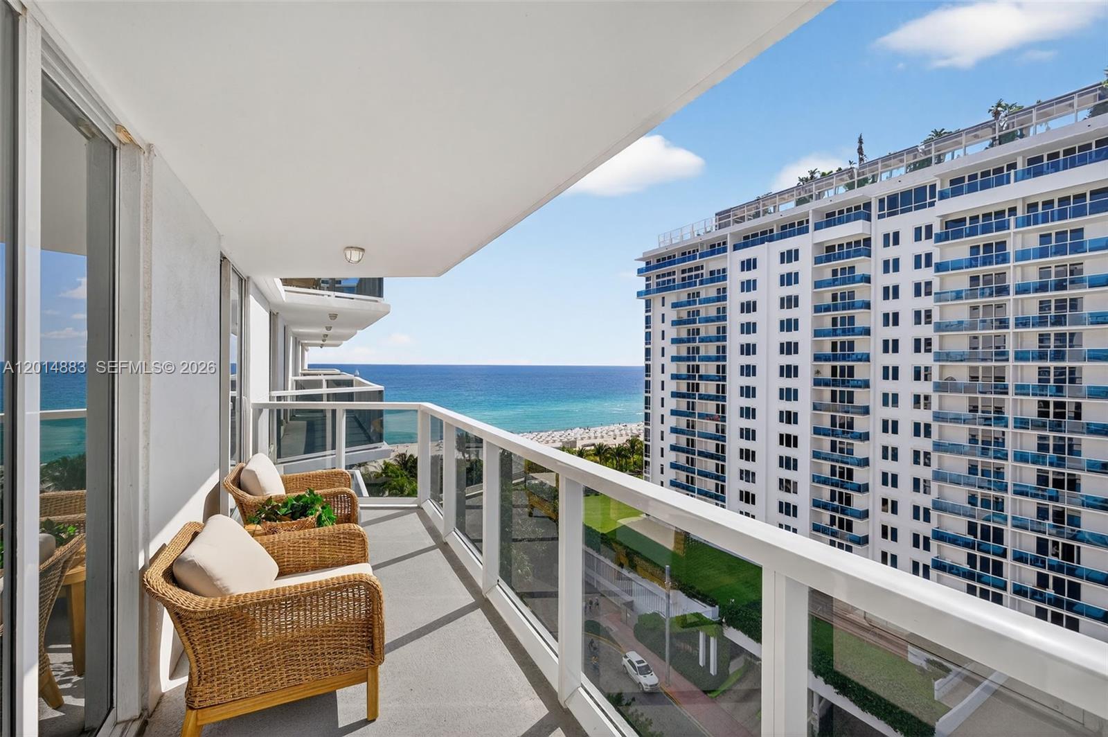 2401 Collins Ave #1406